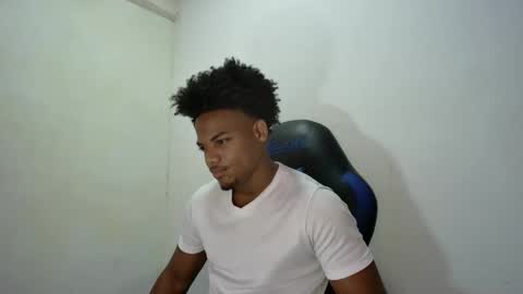 Snapshot of black_dicck chatting on October 2025 05:33:02 PM tu morenito online show from October 2025 05:33:02 PM