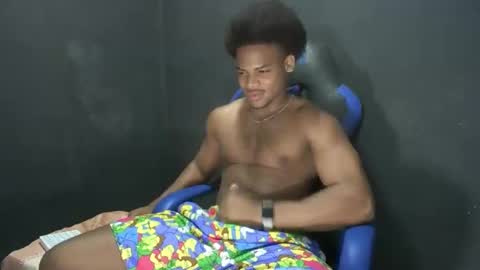 Snapshot of black_dicck chatting on October 2025 08:51:02 PM tu morenito online show from October 2025 08:51:02 PM