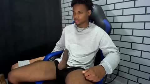 Snapshot of black_dicck chatting on February 2026 01:01:02 AM tu morenito online show from February 2026 01:01:02 AM