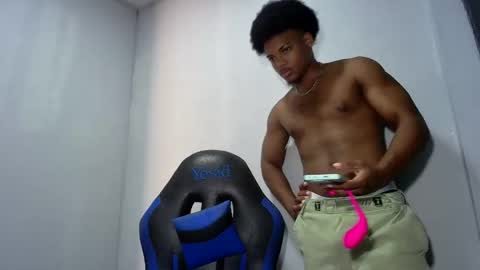 Snapshot of black_dicck chatting on March 2026 05:43:01 PM tu morenito online show from March 2026 05:43:01 PM