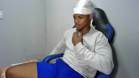 Snapshot of black_dicck chatting on March 2026 10:05:01 PM tu morenito online show from March 2026 10:05:01 PM