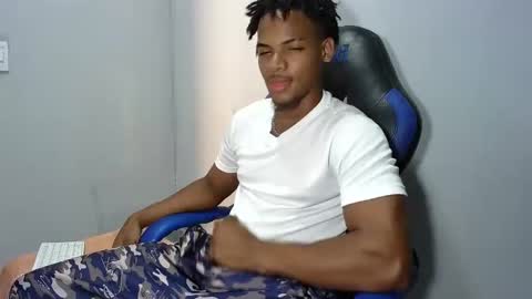 Snapshot of black_dicck chatting on March 2026 07:19:01 PM tu morenito online show from March 2026 07:19:01 PM