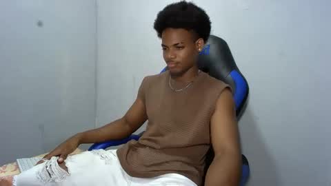 Snapshot of black_dicck chatting on April 2026 02:39:01 AM tu morenito online show from April 2026 02:39:01 AM