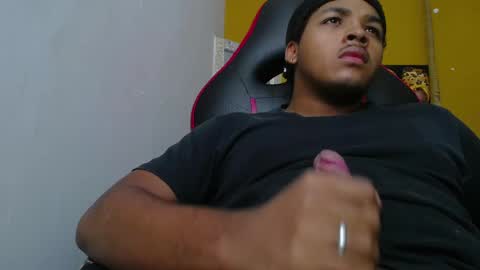 black_king_241 online show from February 2025 05:42:01 PM