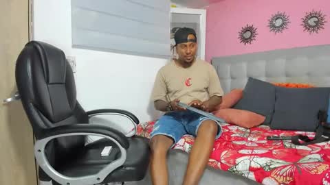 Snapshot of black_men22_ chatting on June 2026 08:31:02 PM B L A C K M E N online show from June 2026 08:31:02 PM