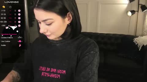 Mon Mon online show from October 2025 02:52:01 AM