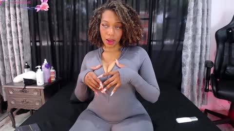 Snapshot of black_rosse_1 chatting on January 2025 01:00:02 PM Tifany online show from January 2025 01:00:02 PM