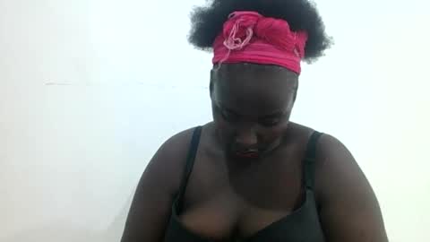 Snapshot of blackbeauty002 chatting on December 2025 02:13:01 PM PACIFICA online show from December 2025 02:13:01 PM