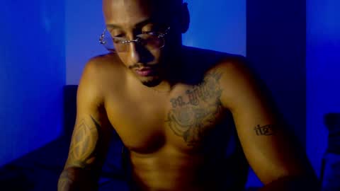 Snapshot of blackboy2874 chatting on March 2026 06:08:01 AM DWAYNE BELL online show from March 2026 06:08:01 AM