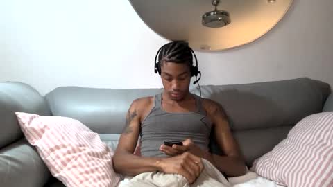 Snapshot of blackbulltitus chatting on October 2025 02:21:02 AM BlackBullTitus online show from October 2025 02:21:02 AM