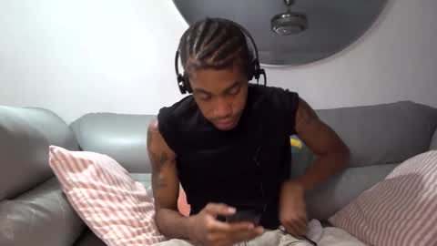 Snapshot of blackbulltitus chatting on October 2025 10:18:01 PM BlackBullTitus online show from October 2025 10:18:01 PM