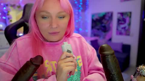 Snapshot of blackedbarbie chatting on December 2024 10:27:02 PM Alice online show from December 2024 10:27:02 PM