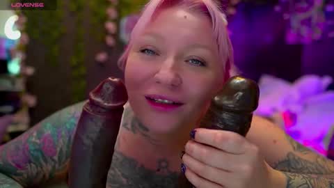 Snapshot of blackedbarbie chatting on September 2025 09:05:01 PM Alice online show from September 2025 09:05:01 PM