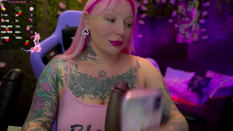 Snapshot of blackedbarbie chatting on September 2025 01:03:01 PM Alice online show from September 2025 01:03:01 PM