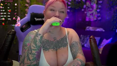 Snapshot of blackedbarbie chatting on October 2025 07:12:02 PM Alice online show from October 2025 07:12:02 PM