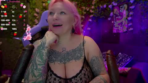 Snapshot of blackedbarbie chatting on November 2025 07:13:02 PM Alice online show from November 2025 07:13:02 PM