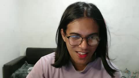 Ellez online show from December 2024 07:06:01 PM