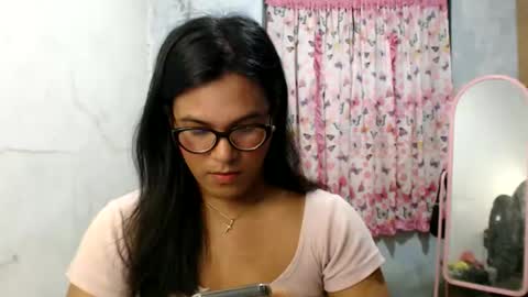 Ellez online show from May 2026 08:07:01 PM