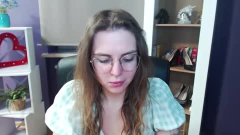 Z O E Y online show from February 2025 05:41:01 AM