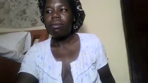 Snapshot of blacksexygal chatting on March 2025 08:42:02 PM SARAH online show from March 2025 08:42:02 PM