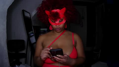 Snapshot of blacksirenqueen chatting on December 2024 09:39:02 AM Queen Siren online show from December 2024 09:39:02 AM