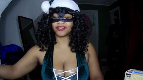 Snapshot of blacksirenqueen chatting on December 2024 08:51:02 AM Queen Siren online show from December 2024 08:51:02 AM
