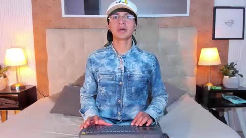 blaiine and jerry online show from November 2025 12:10:01 AM