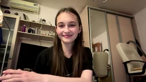 Snapshot of blairpimenta chatting on May 2026 07:15:01 PM Mia online show from May 2026 07:15:01 PM