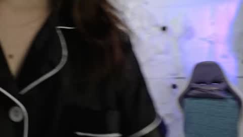   online show from October 2025 01:55:01 PM