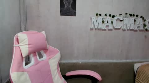 Snapshot of blake_cummer chatting on July 2026 06:11:01 PM blake_cummer online show from July 2026 06:11:01 PM