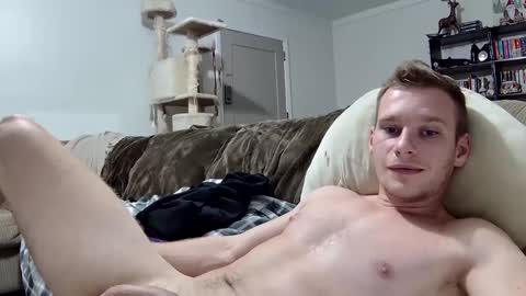 Snapshot of blakeandskylar chatting on December 2024 06:45:02 AM BlakeAndSkylar online show from December 2024 06:45:02 AM