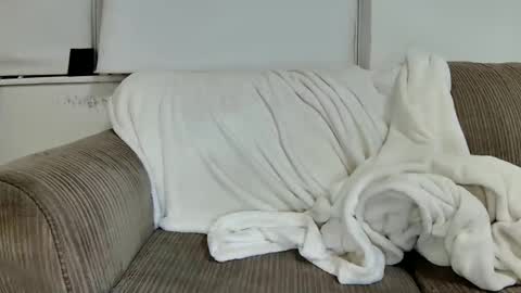 Snapshot of blakeandskylar chatting on January 2025 05:27:01 AM BlakeAndSkylar online show from January 2025 05:27:01 AM