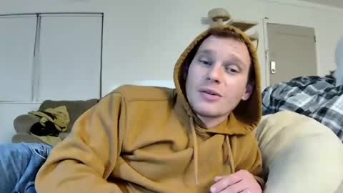 Snapshot of blakeandskylar chatting on January 2025 07:52:02 AM BlakeAndSkylar online show from January 2025 07:52:02 AM