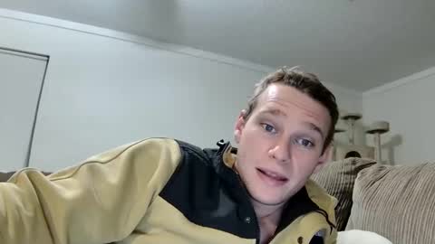 Snapshot of blakeandskylar chatting on January 2025 11:10:01 PM BlakeAndSkylar online show from January 2025 11:10:01 PM