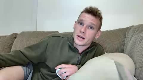 Snapshot of blakeandskylar chatting on March 2025 05:38:02 AM BlakeAndSkylar online show from March 2025 05:38:02 AM