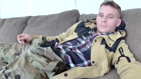 Snapshot of blakeandskylar chatting on January 2026 05:49:02 PM BlakeAndSkylar online show from January 2026 05:49:02 PM