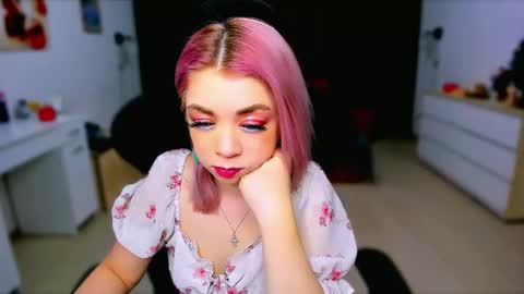 Nicole online show from January 2025 07:48:01 AM