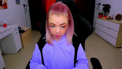 Nicole online show from January 2025 08:25:02 AM