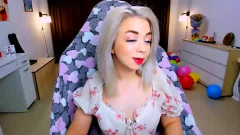 Nicole online show from February 2025 04:43:01 AM