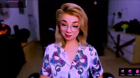 Nicole online show from October 2025 03:03:02 AM