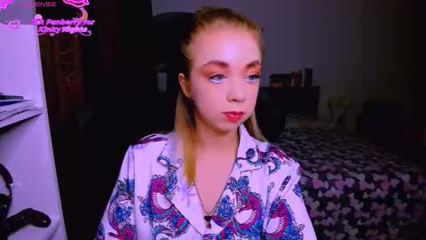 Nicole online show from November 2025 08:35:02 AM