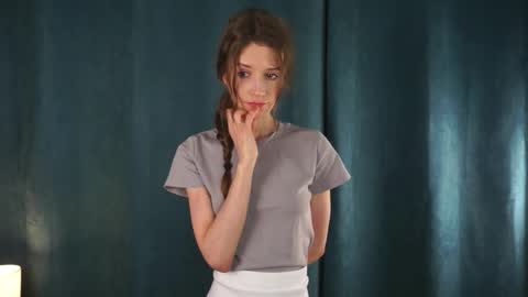 Snapshot of blissemily_ chatting on December 2025 10:33:01 AM Emily online show from December 2025 10:33:01 AM