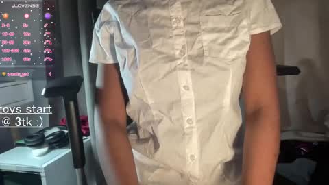 bloggirllaurel online show from March 2026 05:39:01 PM