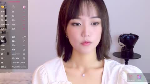 YoYo online show from November 2025 06:01:01 AM