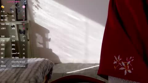 YoYo online show from November 2025 05:52:01 AM