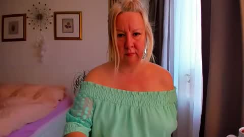 Nicole online show from February 2026 06:40:02 AM