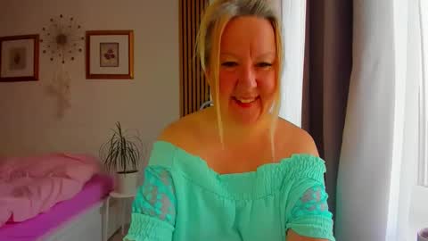 Nicole online show from March 2026 04:50:01 AM