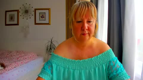 Nicole online show from June 2026 03:47:01 PM