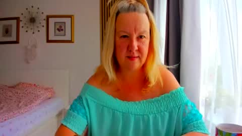 Nicole online show from July 2026 03:19:02 PM
