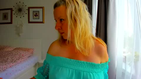Nicole online show from July 2026 05:37:01 AM